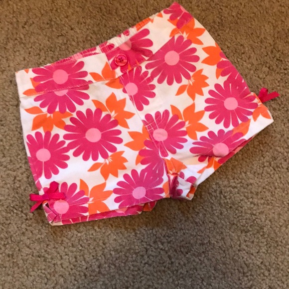 12 MONTHS: Floral Shorts - Picture 1 of 5